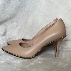 Coach Nude/Pink undertone Heels